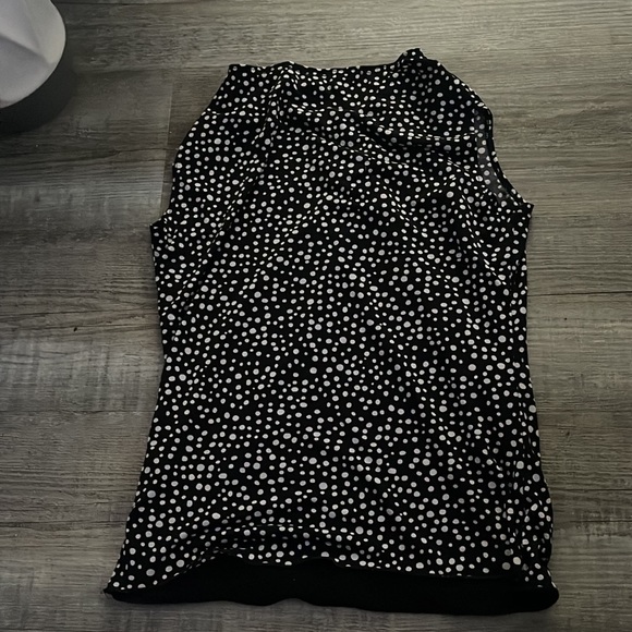 Tank top with a halter in the neckline that attaches to shoulders. - Picture 3 of 3